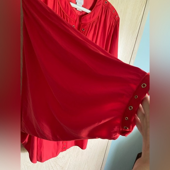 CHICOS Cherry Red Batwing Swing Blouse Grommet Accents Sz 3 XL - Picture 4 of 12